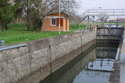 Veselí nad Moravou - plavební komora